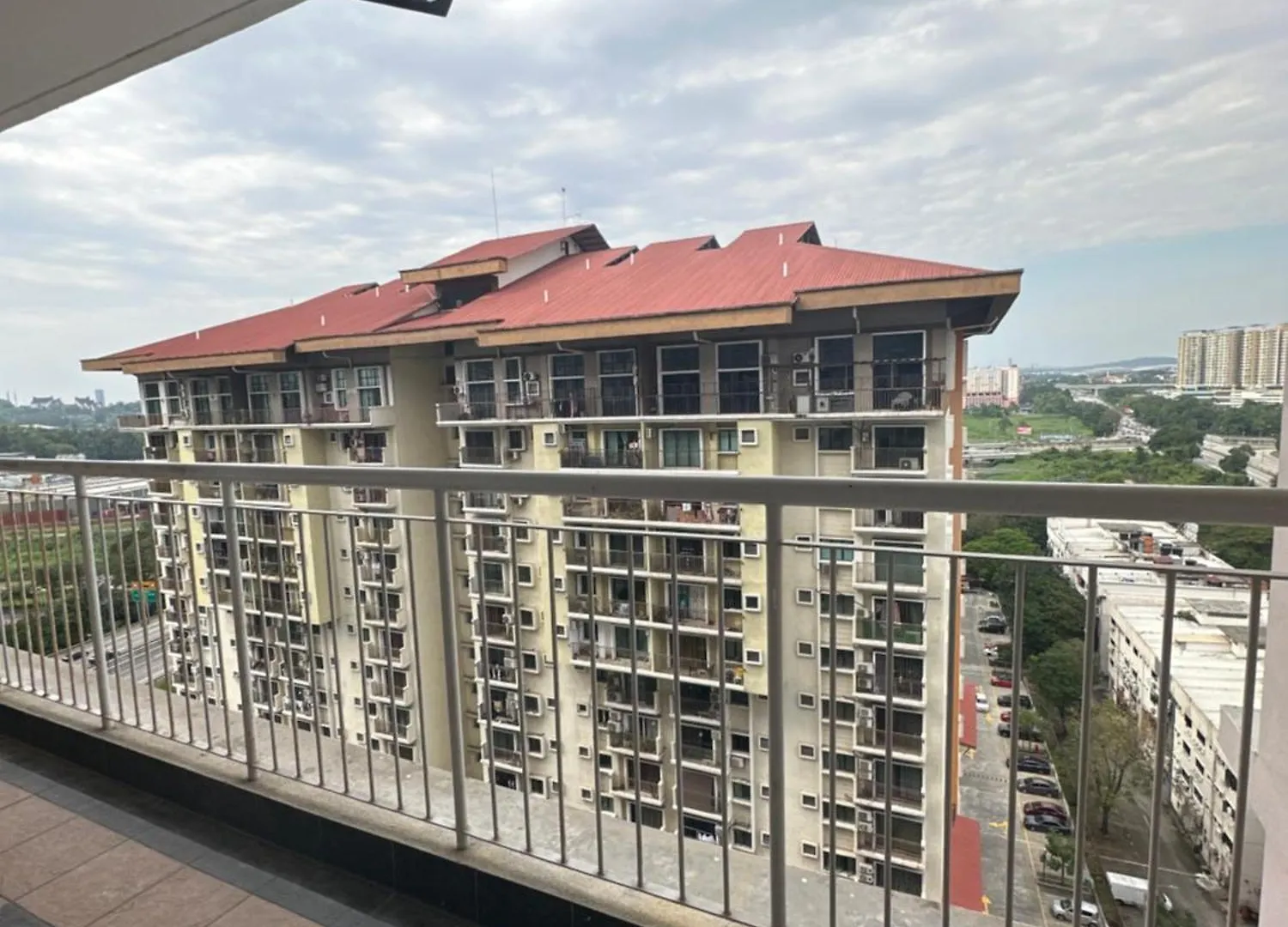 Ahm Homestay At Indah Alam Condo 2Bedroom 1Bathroom シャー・アラム 0*,  マレーシア