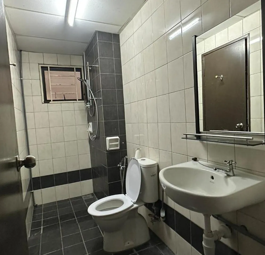 Ahm Homestay At Indah Alam Condo 2Bedroom 1Bathroom Shah Alam 0*,  Malaysia